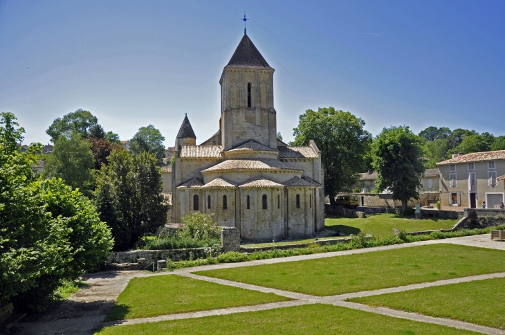 EGLISE SAINT HILAIRE - Melle