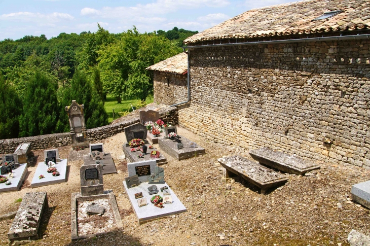 Le cimetière Protestant, près de l'église Saint Pierre. - Melle