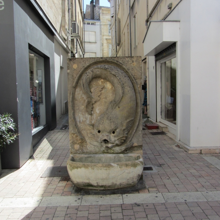 Une fontaine d'antan - Niort