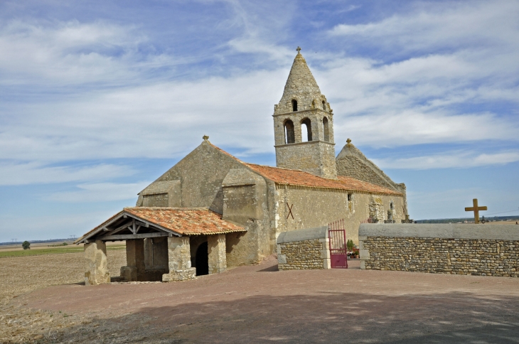 UNE EGLISE SANS VILLAGE OIRON