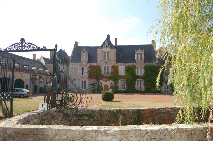 Le chateau de Maurivet - Oroux