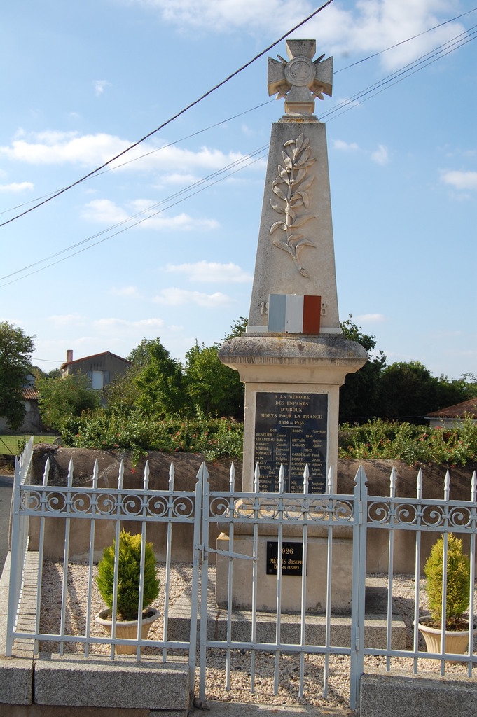 Monument aux Morts pour la France - Oroux