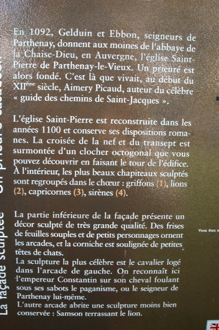 Explicatif de l'église St Pierre  de Parthenay le vieux 