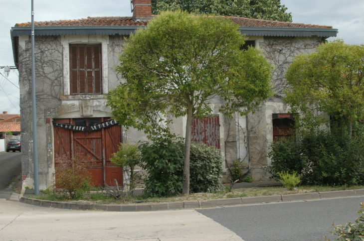 Ancienne auberge - Pas-de-Jeu