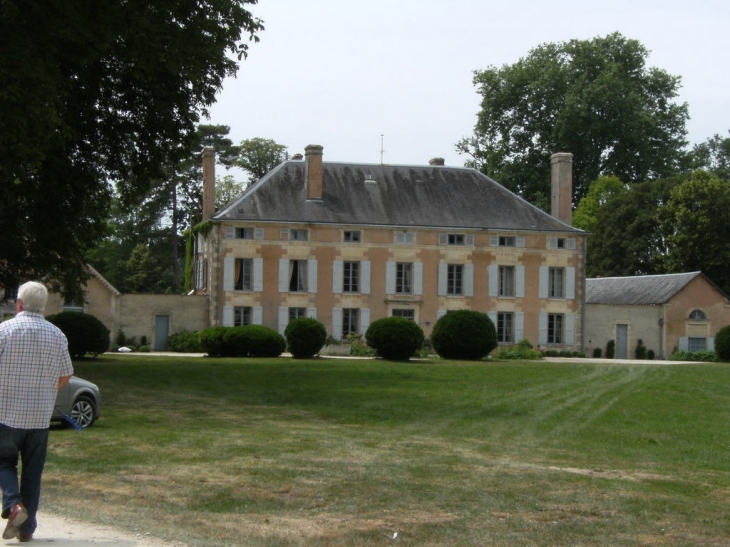 Domaine de Péré - Prissé la Charrière - Prissé-la-Charrière