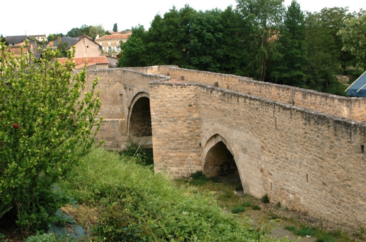 Le pont Roman sur la Dive - Saint-Généroux