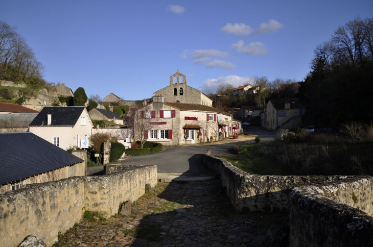 SAINT GENEROUX VU DU PONT - Saint-Généroux