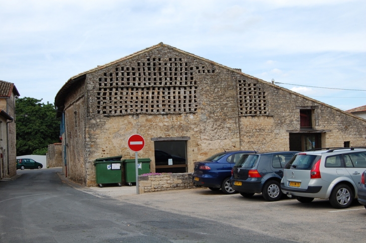 La salle communale ancien relais ST Jacques - Saint-Léger-de-la-Martinière