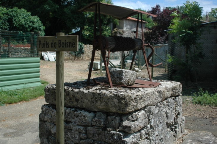 Puits à Boisne - Saint-Martin-de-Saint-Maixent