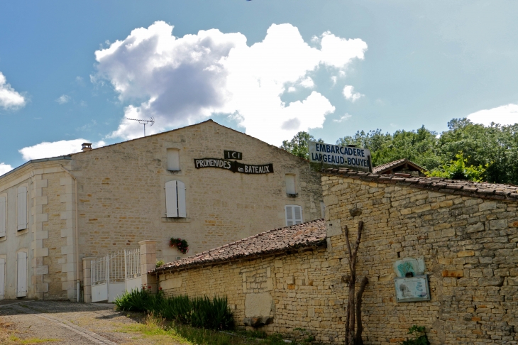 Au-hameau-de-la-garette - Sansais