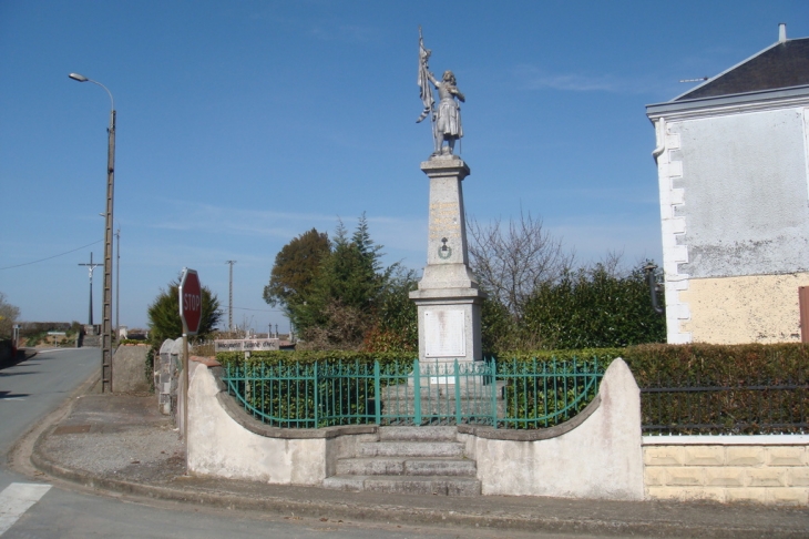 Monument Jeanne d'Arc - Saurais