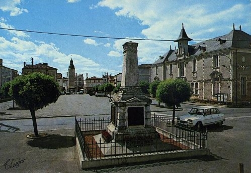 Monument aux Morts pour la France - Sauzé-Vaussais