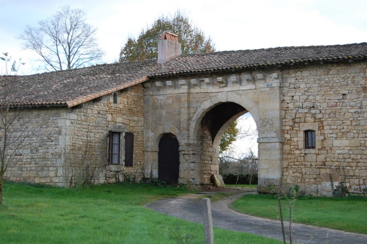 Le Chateau, son porche - Sepvret