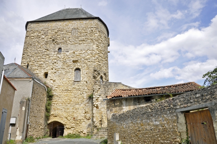 LA TOUR DU PRINCE DE GALLE - Thouars