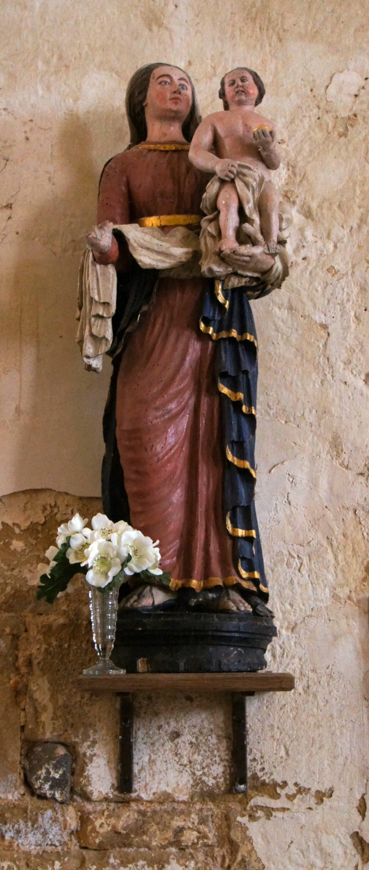 Vierge-a-l-enfant-statuette-du-xiie-siecle. Eglise Saint Martin. - Vançais