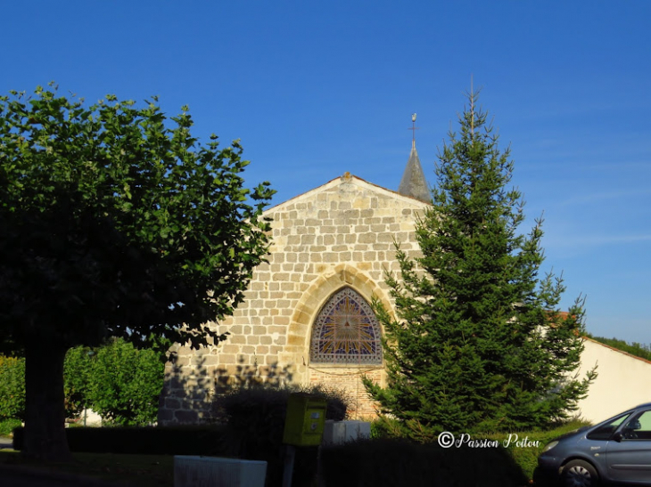 L'église saint Léger de Vautebis dans les Deux-Sèvres