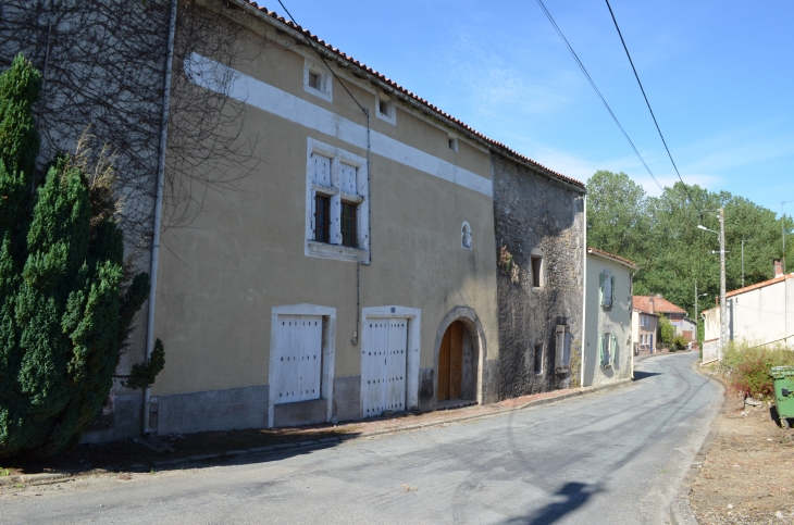 Rue de la SEVRE - Vernoux-en-Gâtine