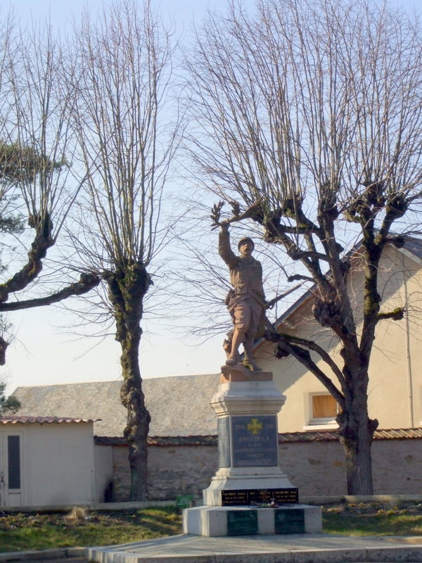 Monument aux morts d'Angliers