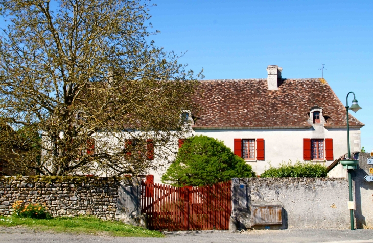 Maison du village. - Antigny