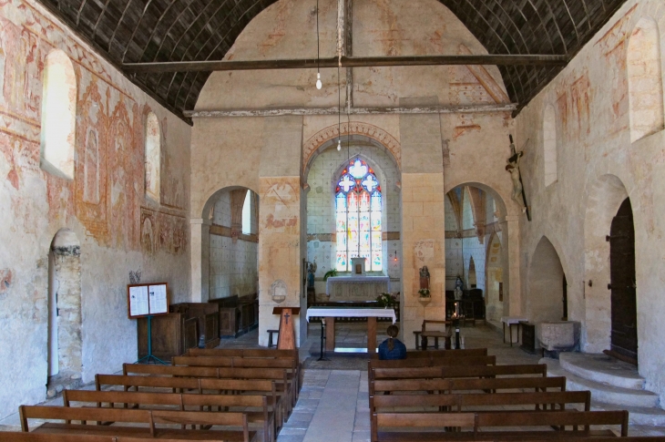 La nef vers le choeur. - Antigny