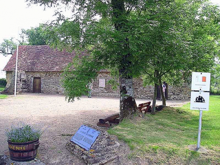 Ferme acadienne des Huit Maisons - Archigny