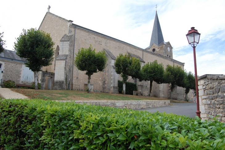 L'église - Charroux