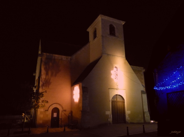 Chasseneuil-du-Poitou. L'église.