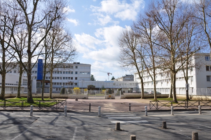 Lycée Edouard BRANLY - Châtellerault