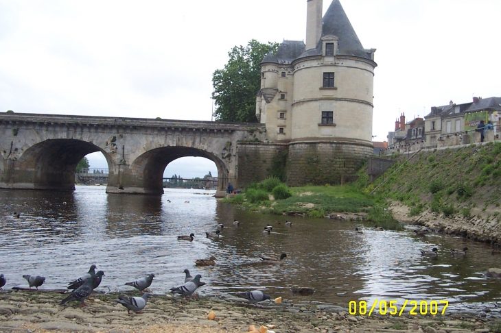 TOUR HENRY IV QUAI - Châtellerault