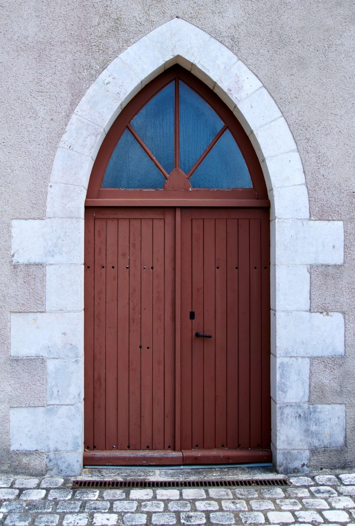 Le portail de l'église Saint-Léger. - Lauthiers