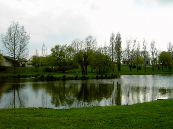 Etang - Leignes-sur-Fontaine