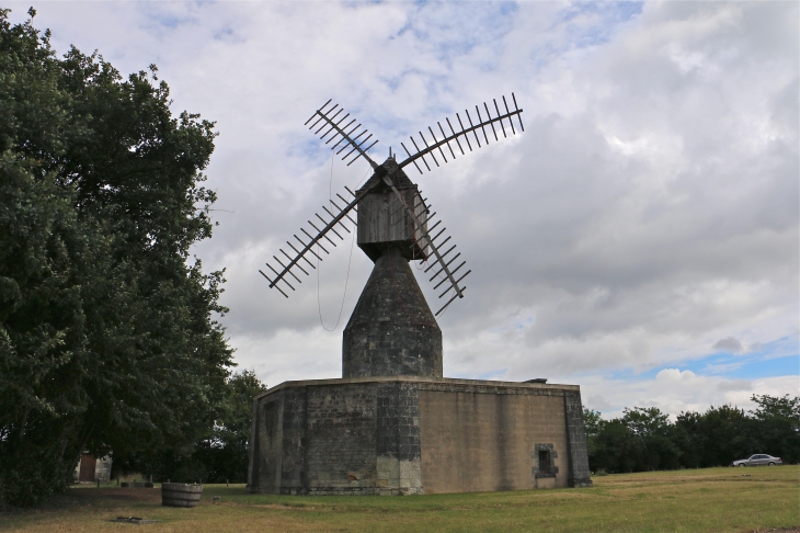 Le moulin du Puy d'Ardanne - Loudun