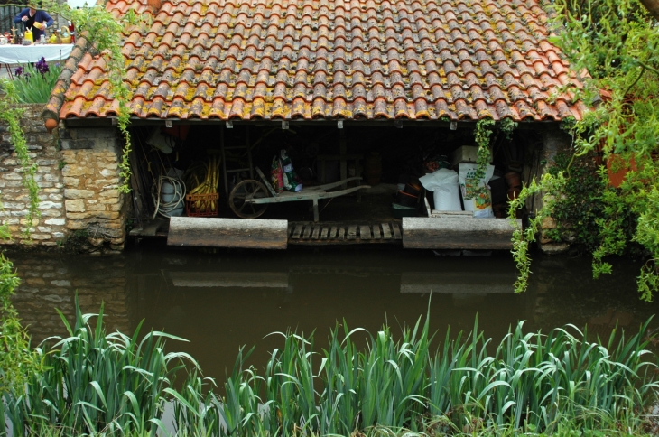 Lavoir sur la Dive du Nord  - Moncontour