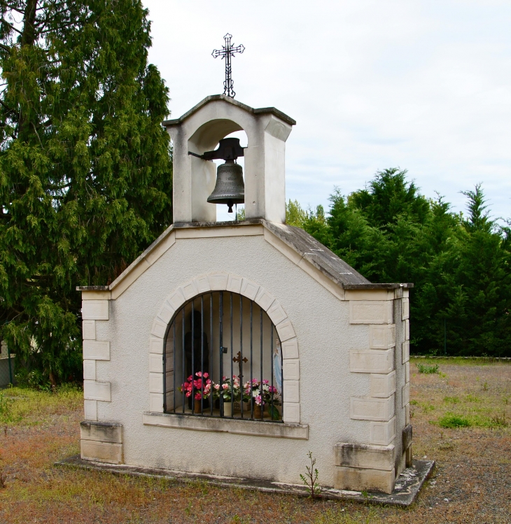 A l'emplacement de l'ancienne église de Concise. - Montmorillon