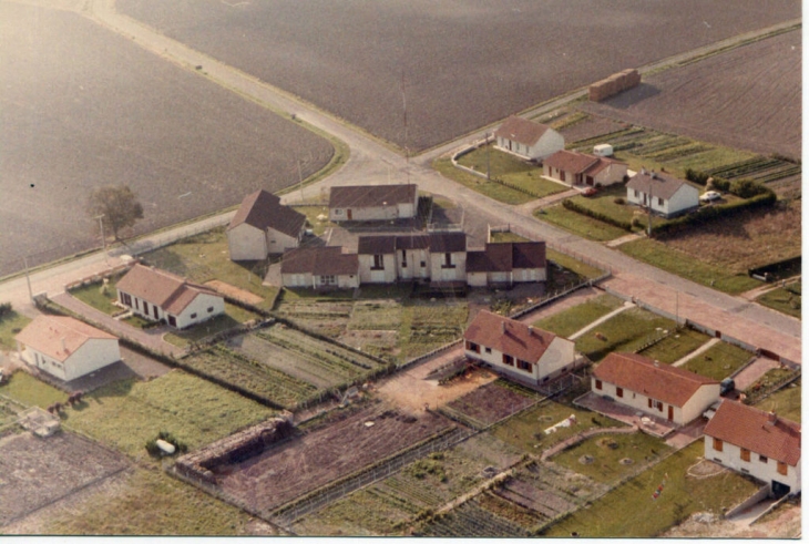 Vue aérienne de Mts S/G - Monts-sur-Guesnes