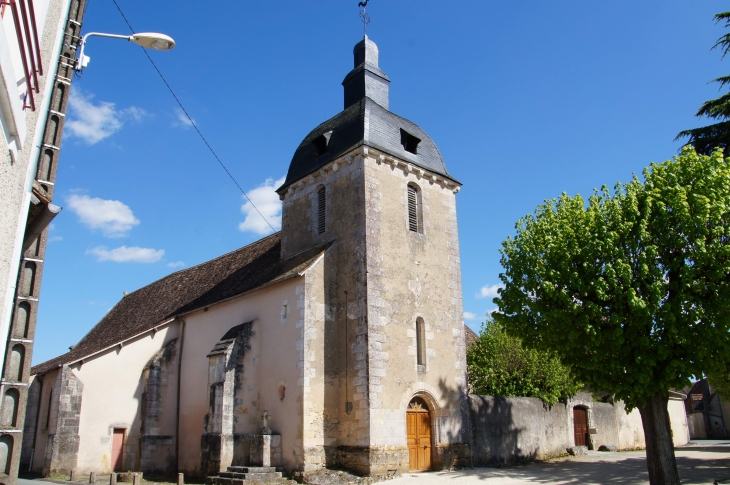 L'église Saint-Hilaire du XIIe siècle. - Nalliers