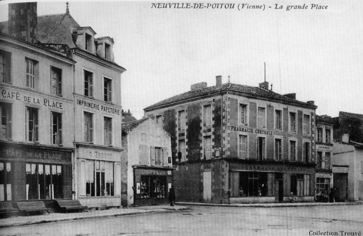 Place et rue Paul-Bert, début XXe siècle (carte postale ancienne). - Neuville-de-Poitou