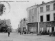 Photo suivante de Neuville-de-Poitou La grande place, début XXe siècle (carte postale ancienne).
