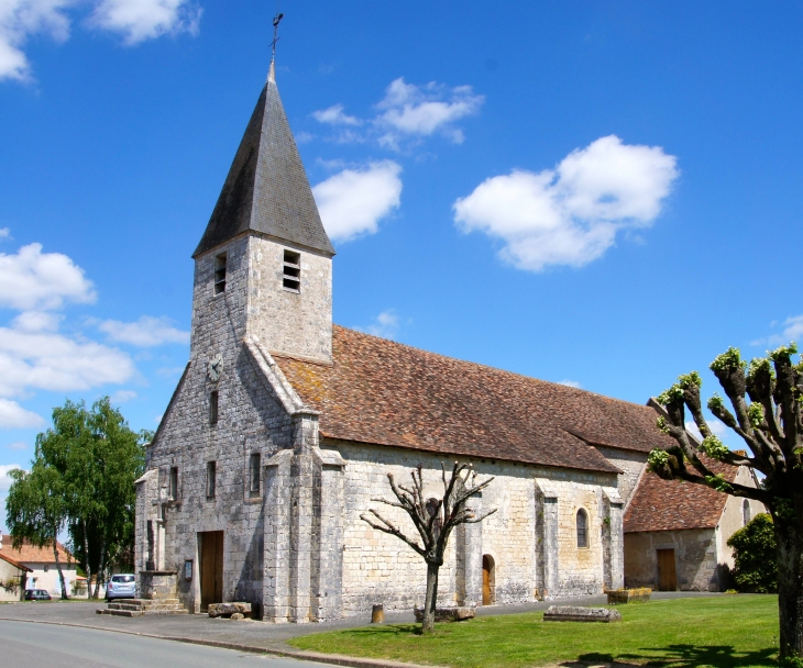 L'église Saint-Hilaire du XIe siècle. - Paizay-le-Sec