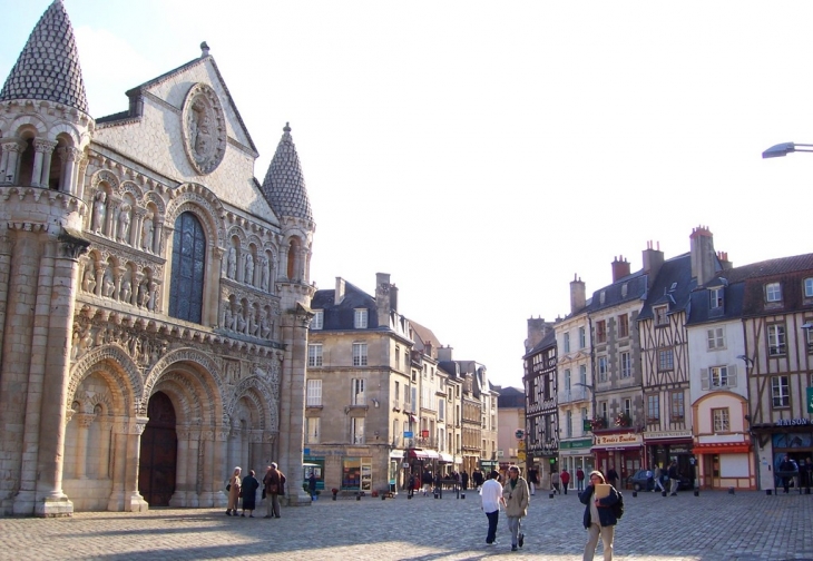 Eglise - Poitiers