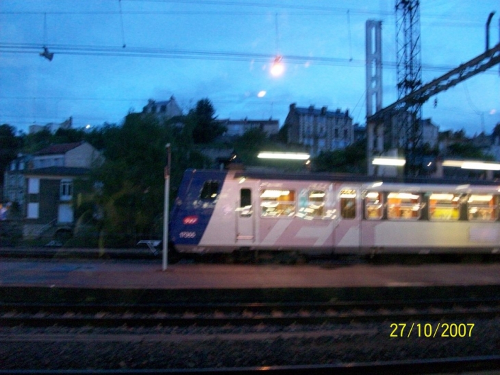 TER Poitou Charente en gare de Poitiers.