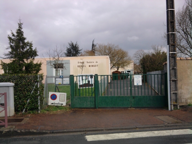 Ecole Poitiers Breuil Mingot.