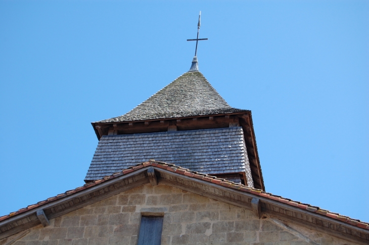 L'église et son clocher en tuile de chataigner - Pressac