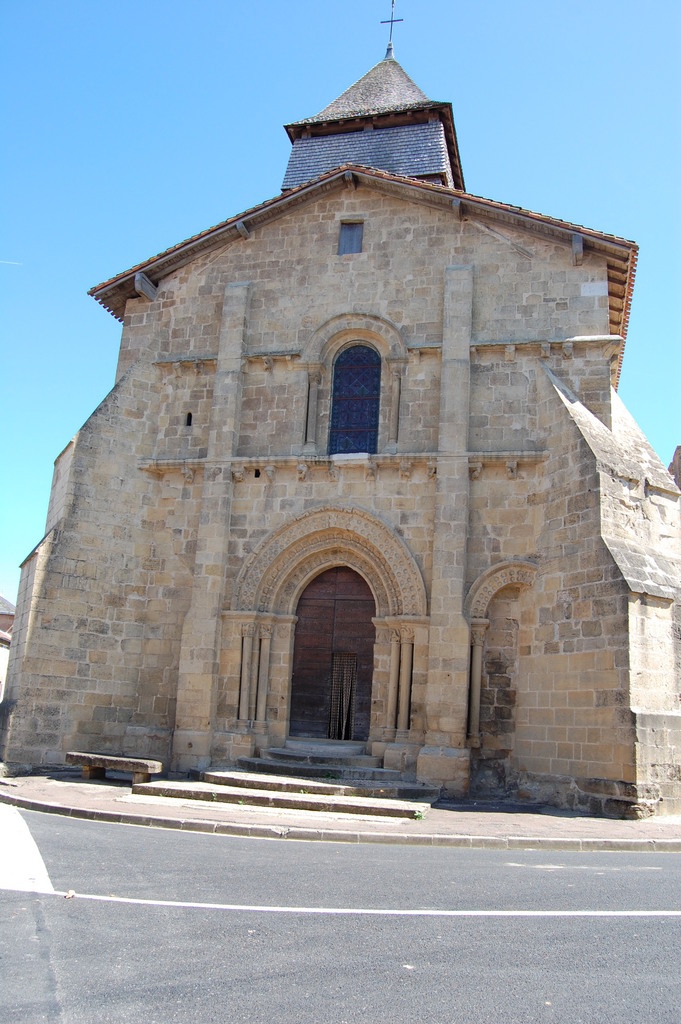 L'église  la facade - Pressac