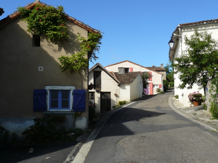 Rue de la Fontaine - Queaux