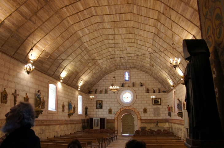 Intérieur de l'église vers le portail. - Saint-Germain