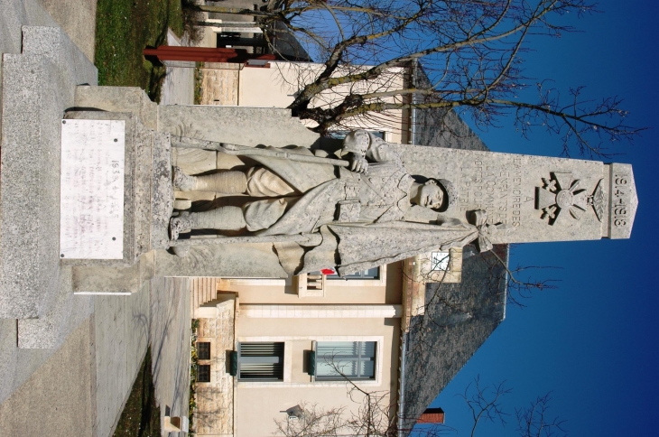 Le monuments aux Morts pour la France  - Saint-Sauvant