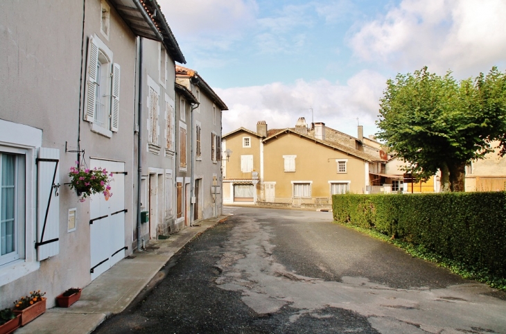 La Commune - Saint-Sauvant