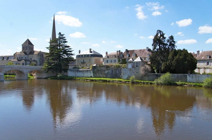 Les berges de la Gartempe. - Saint-Savin