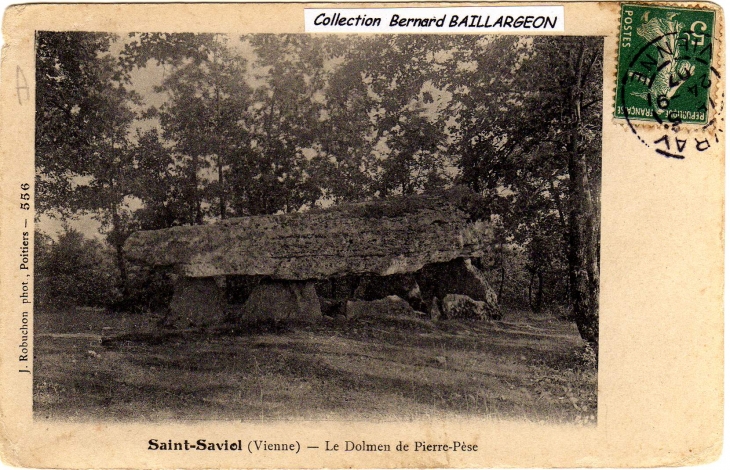 Le Dolmen de la Pierre-Pèse sur Limalonges 79 - Saint-Saviol